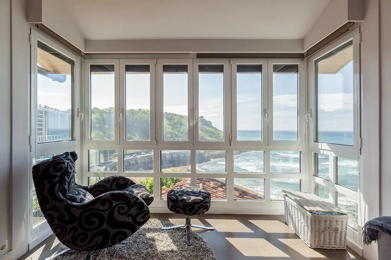 Roke Deuna - Baskey Rentals Getaria Spain